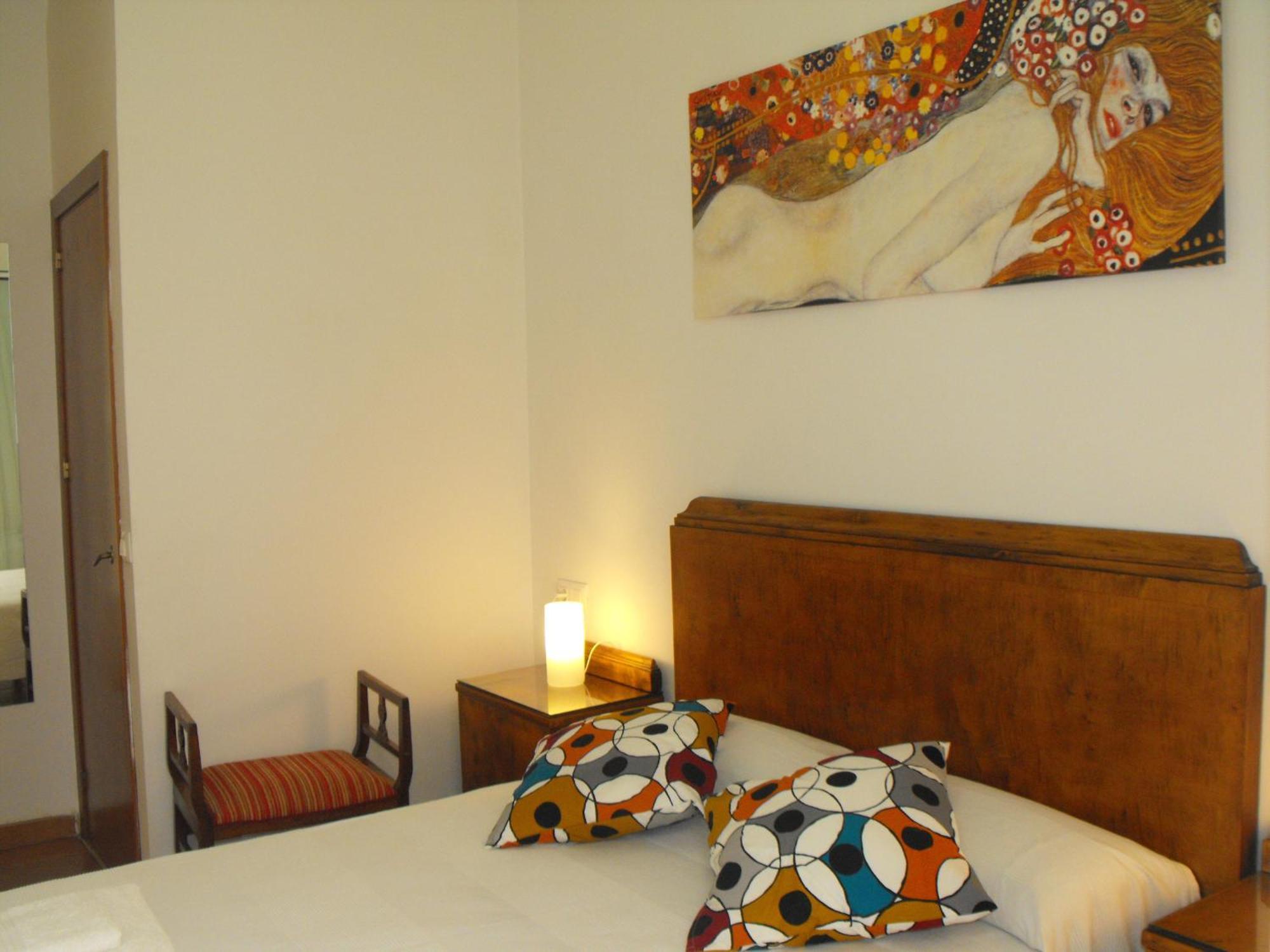 Karmapartment 2, Seville